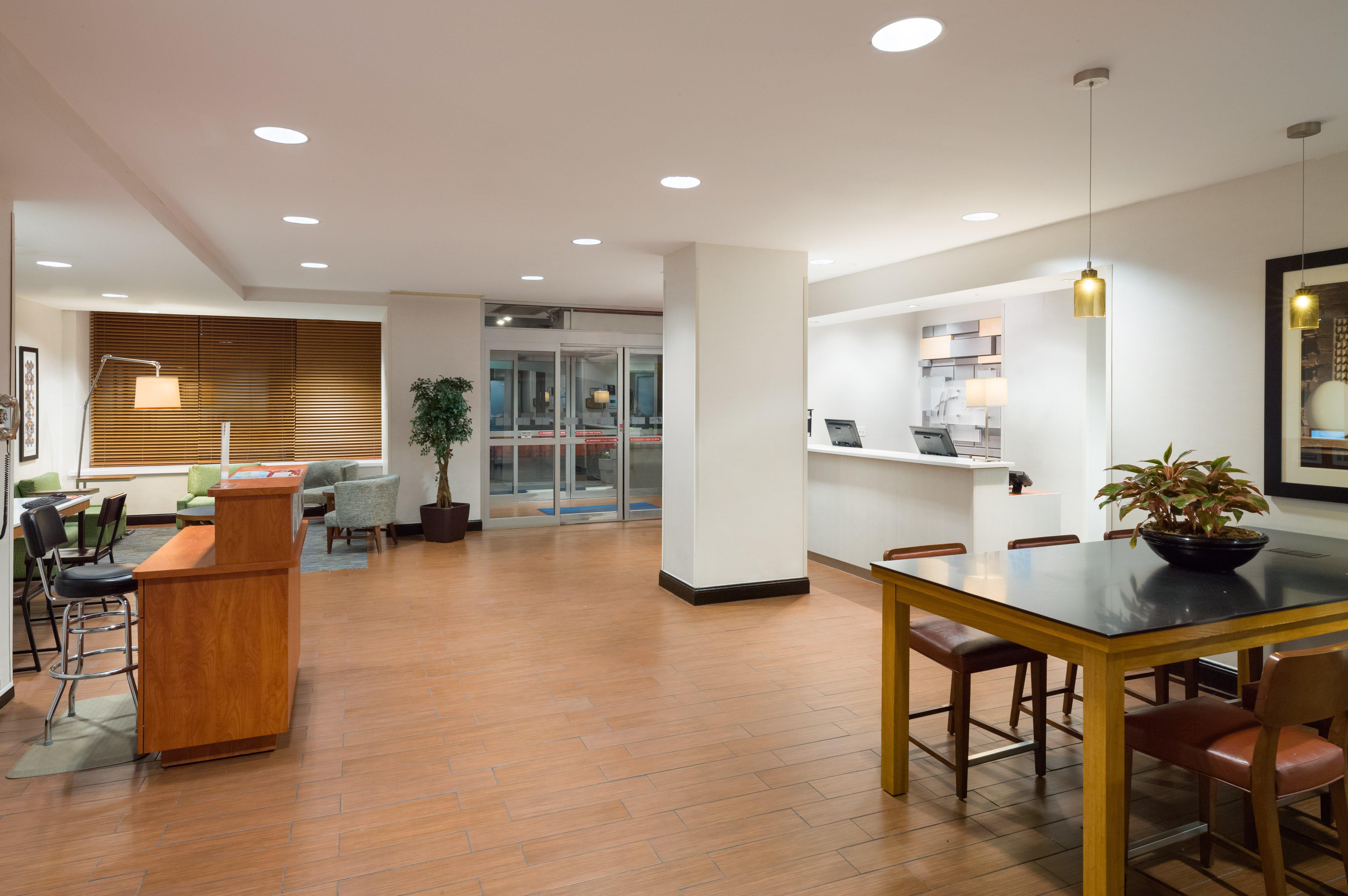 Holiday Inn Express - Times Square By Ihg New York City Exterior photo