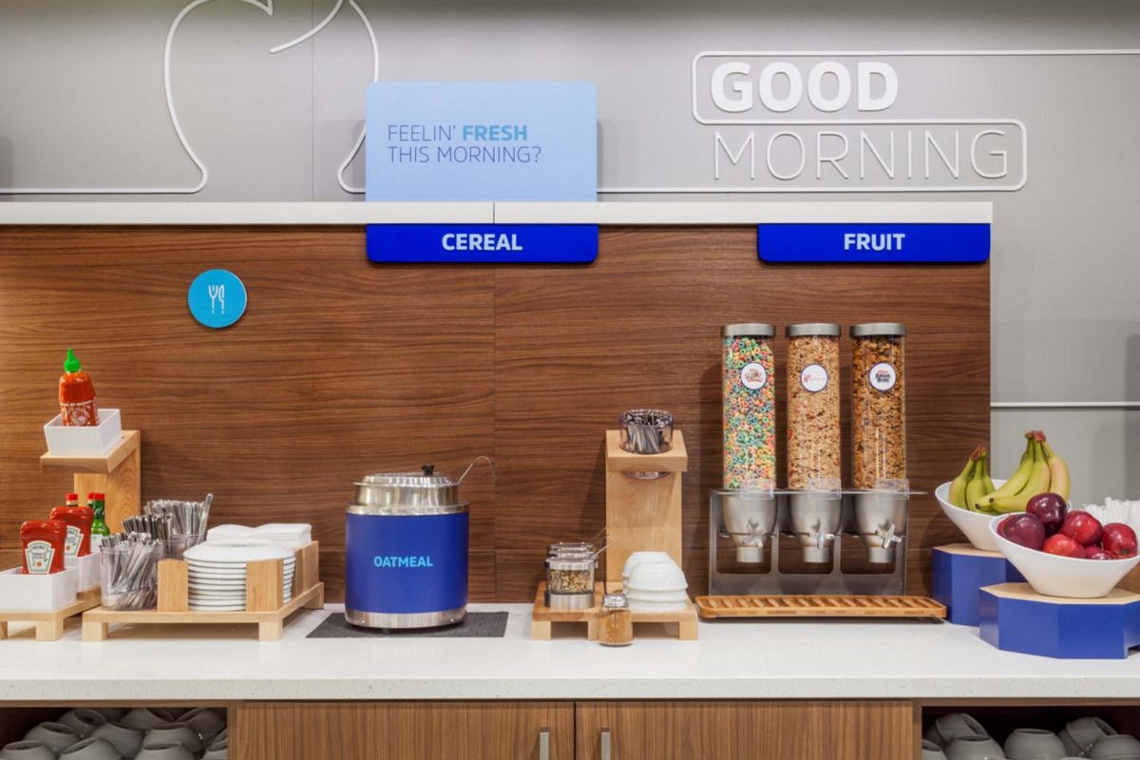 Holiday Inn Express - Times Square By Ihg New York City Exterior photo