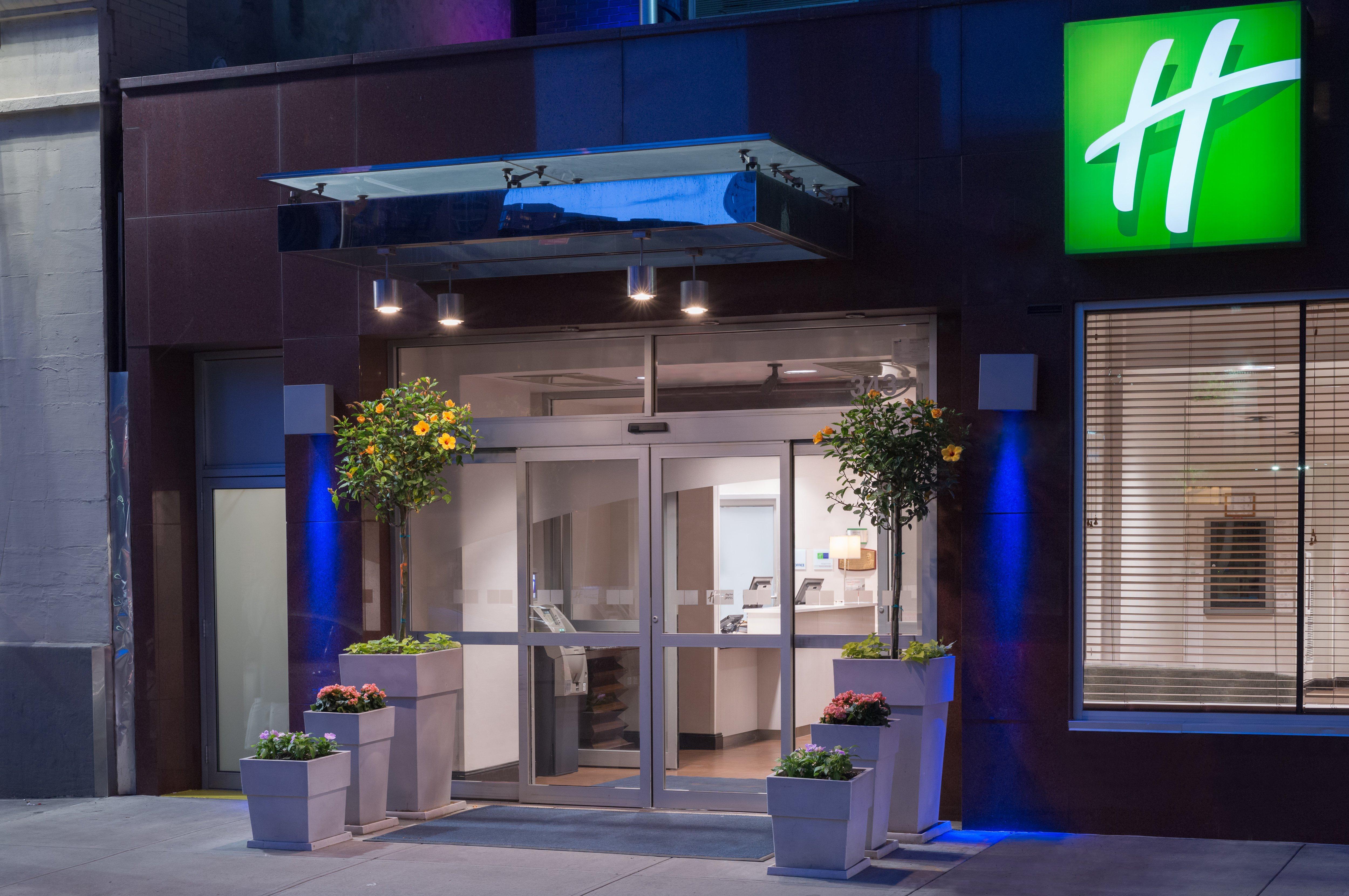 Holiday Inn Express - Times Square, An Ihg Hotel New York Exterior photo