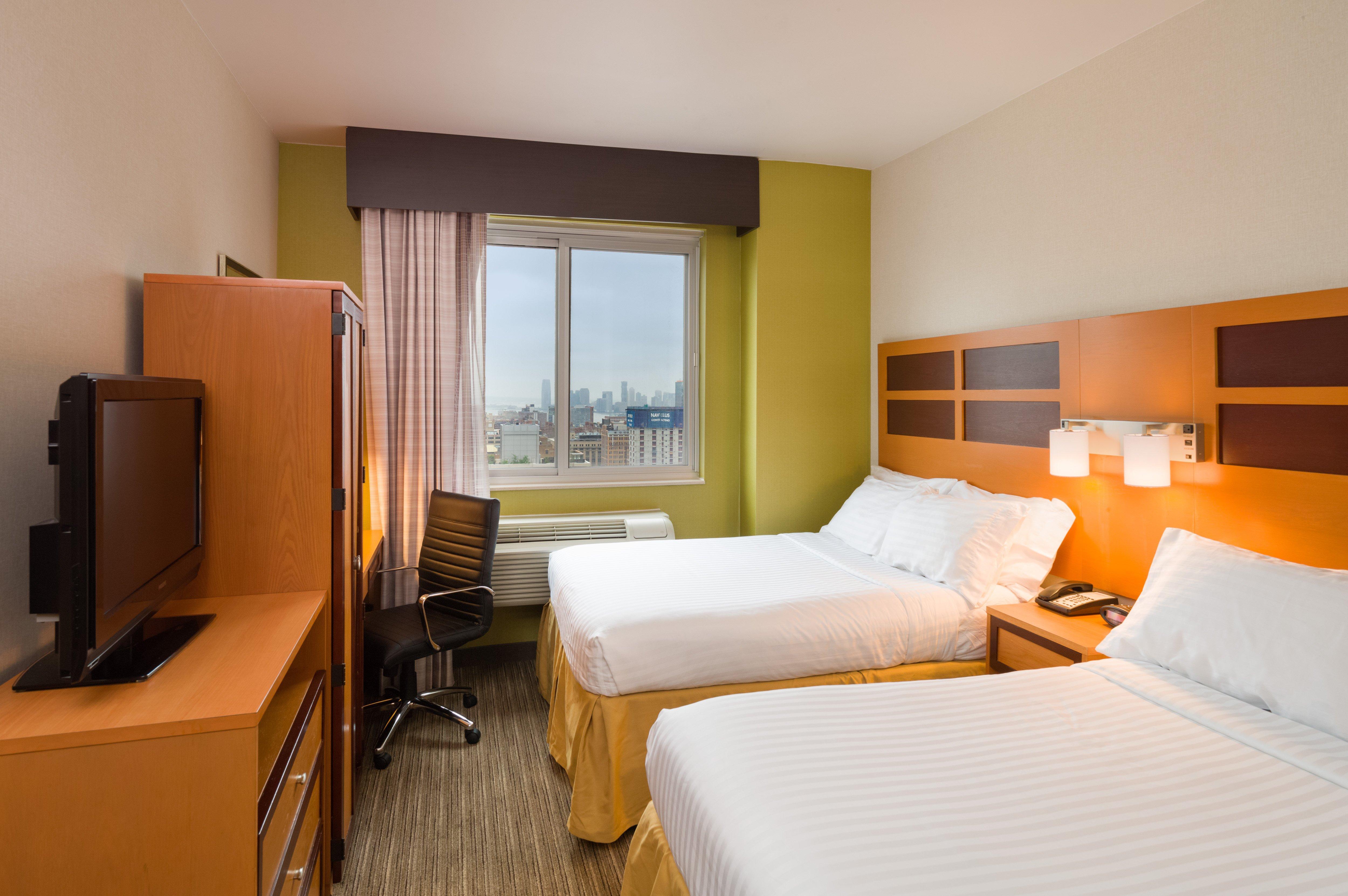 Holiday Inn Express - Times Square By Ihg New York City Exterior photo