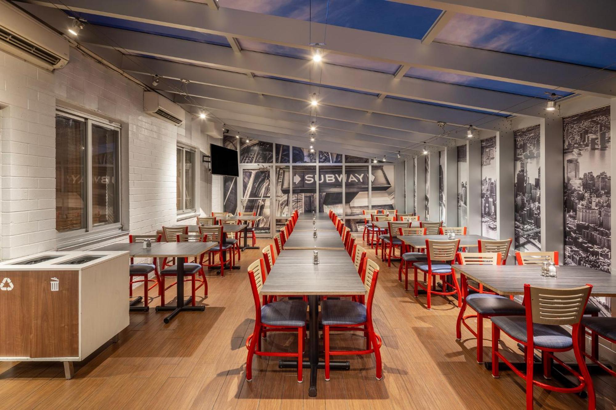 Holiday Inn Express - Times Square By Ihg New York City Exterior photo