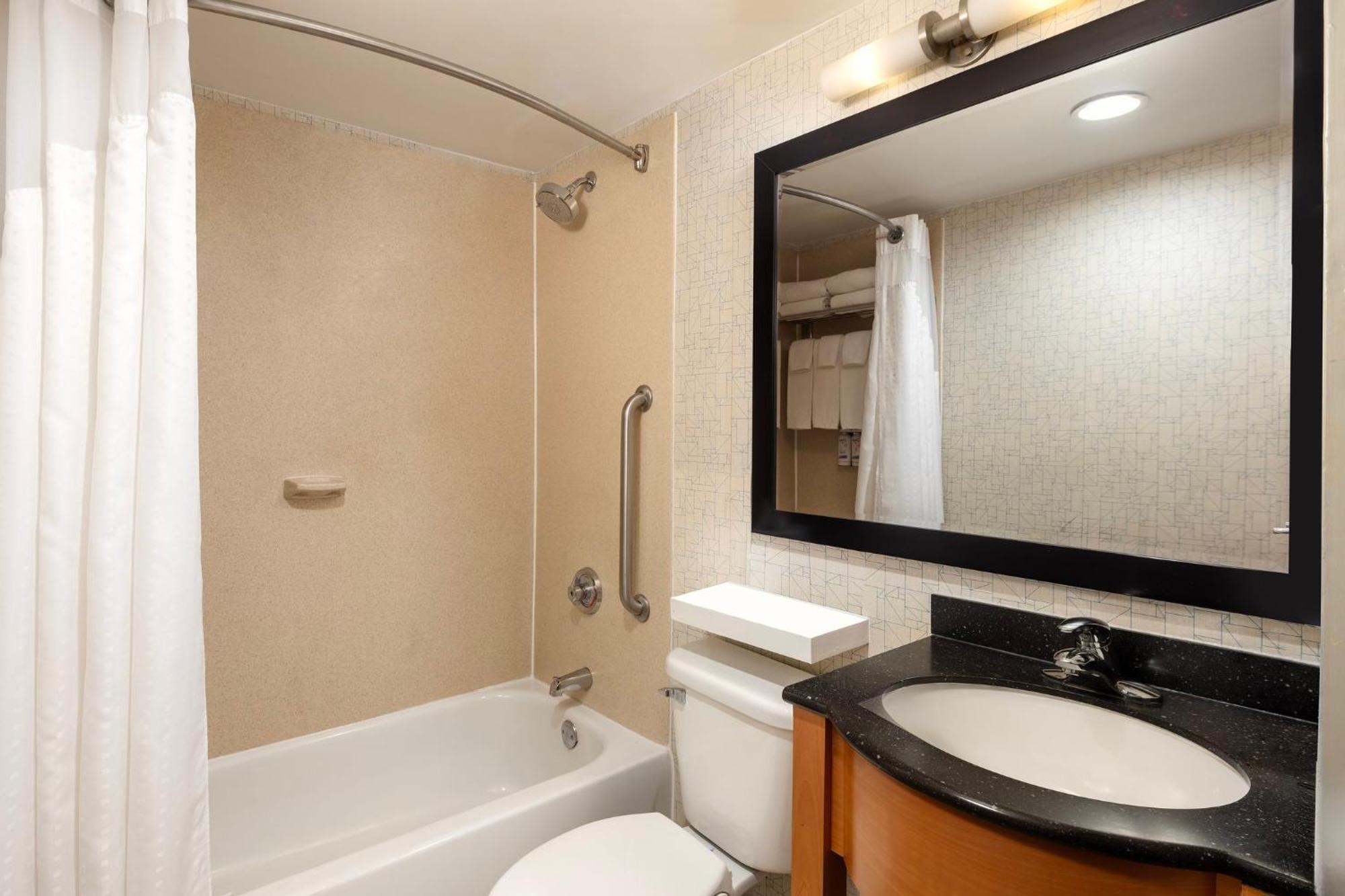 Holiday Inn Express - Times Square By Ihg New York City Exterior photo