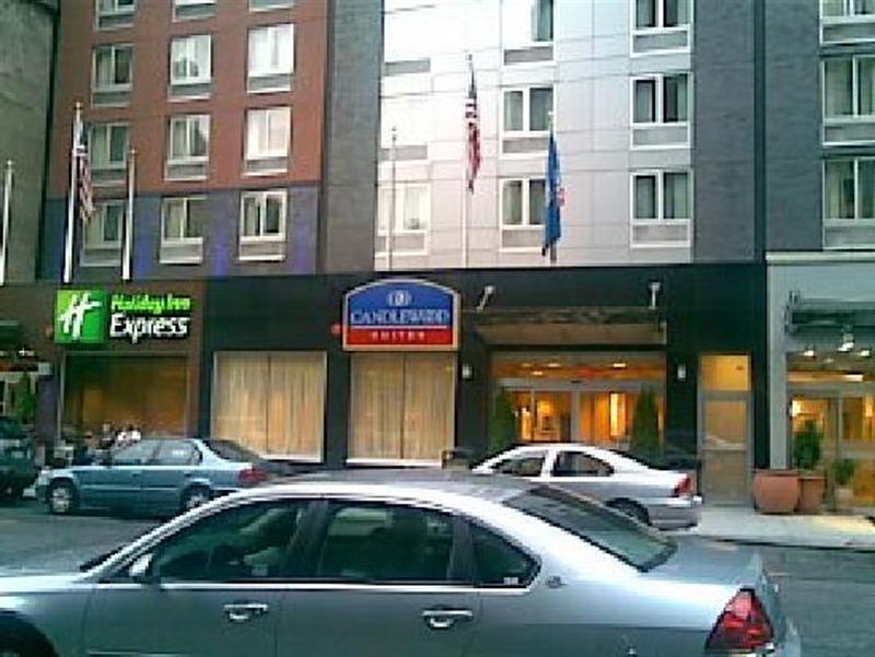 Holiday Inn Express - Times Square By Ihg New York City Exterior photo