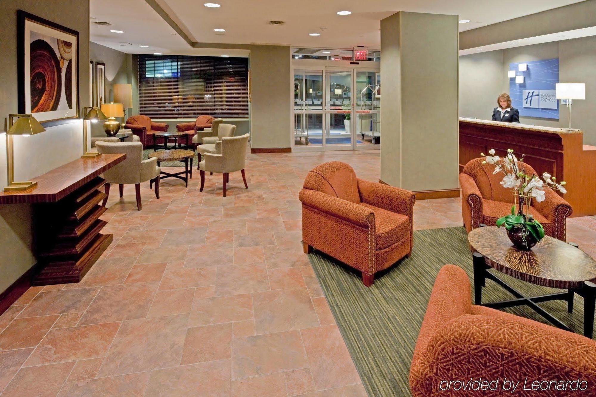 Holiday Inn Express - Times Square By Ihg New York City Exterior photo